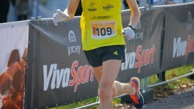 Gargabalnieks Renārs Roze uzvar Siguldas pusmaratonā