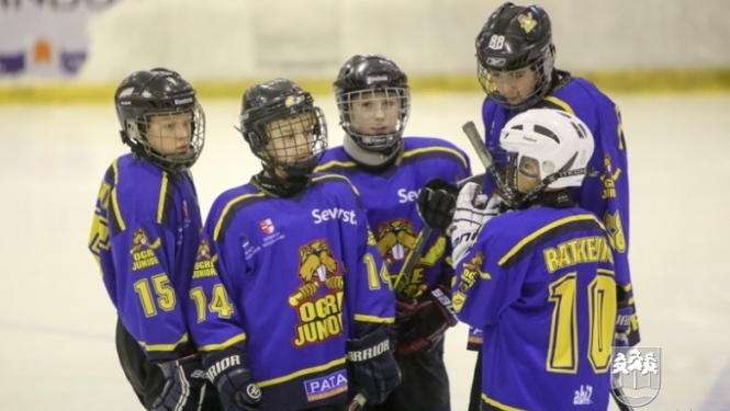 "Ogre Juniors" paši jaunākie hokejisti - līderu trijniekā