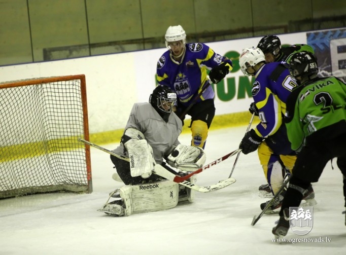 Hokeja komandai "Ogre" pirmā pieredze Latvijas čempionātā