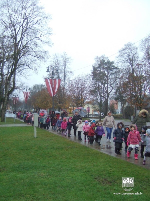 “Zelta sietiņa“ bērni ieskandina Latvijas 99.dzimšanas dienu!
