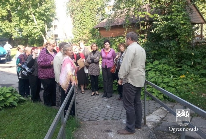 Ogres novada sociālajā dienestā viesojas ciemiņi no Igaunijas