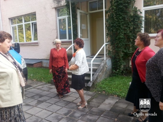 Ogres novada sociālajā dienestā viesojas ciemiņi no Igaunijas
