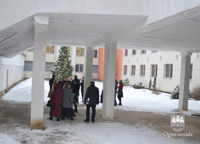 Metu konkursa dalībnieki iepazīst Ogri