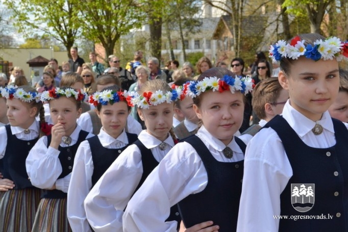 Ogrē svin Latvijas Neatkarības atjaunošanas dienu