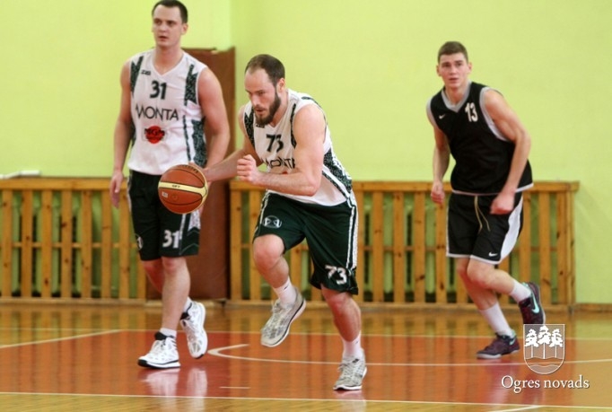 Novada basketbola čempionātā sīva cīņa par līderu godu