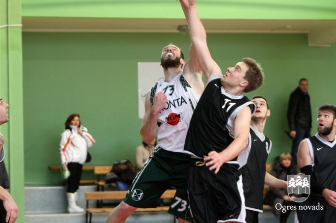 Novada basketbola čempionātā sīva cīņa par līderu godu