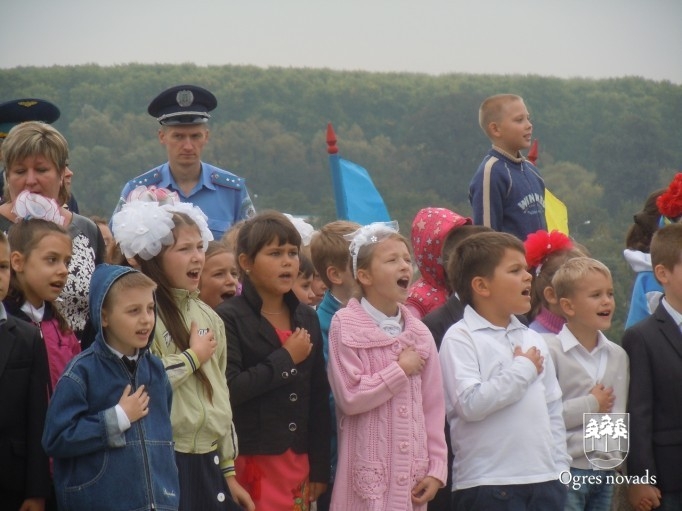 Bērni no Čerņigovas pošas ceļā uz vides nometni Ogrē