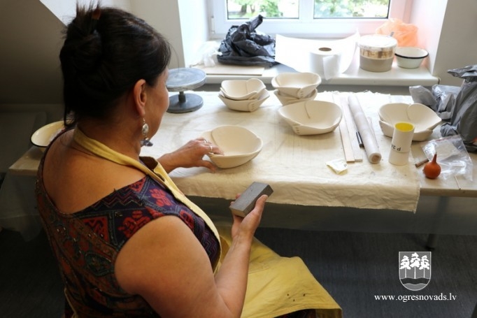 Ogrē jau 19. starptautiskais keramikas, tekstila un grafikas simpozijs