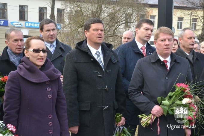 sēdētāja vietnieks godina represēto piemiņu Daugavpilī