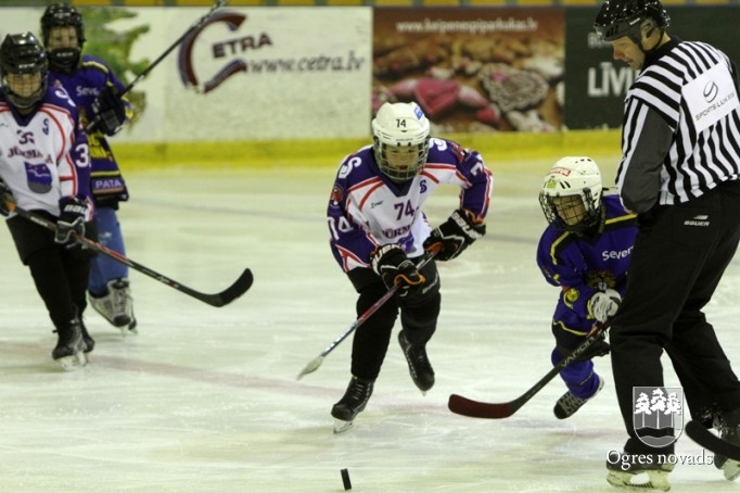 Jaunie Ogres hokejisti – Latvijas čempionāta līderi