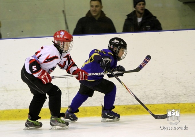 Hokeja komanda "Ogre Juniors 2" debitē Latvijas čempionātā