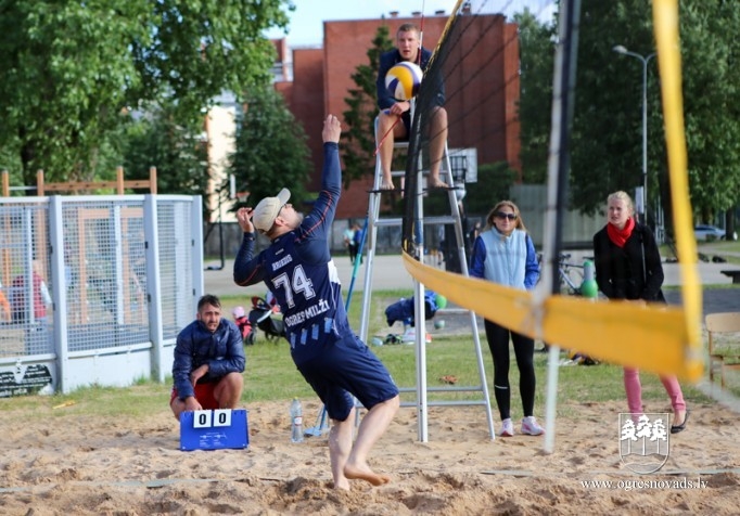 Pirmajā Ogres pludmales volejbola turnīrā uzvar "Jumprava"