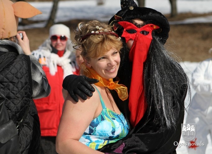 "Ogres roņi" noslēdz sezonu ar neparastu karnevālu