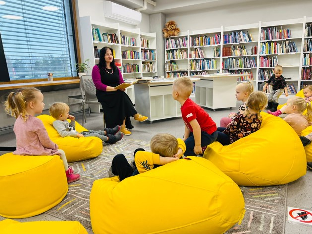 Ikšķiles pilsētas bibliotēka pusgadu pēc pārcelšanās uz jaunajām telpām Skolas ielā 4