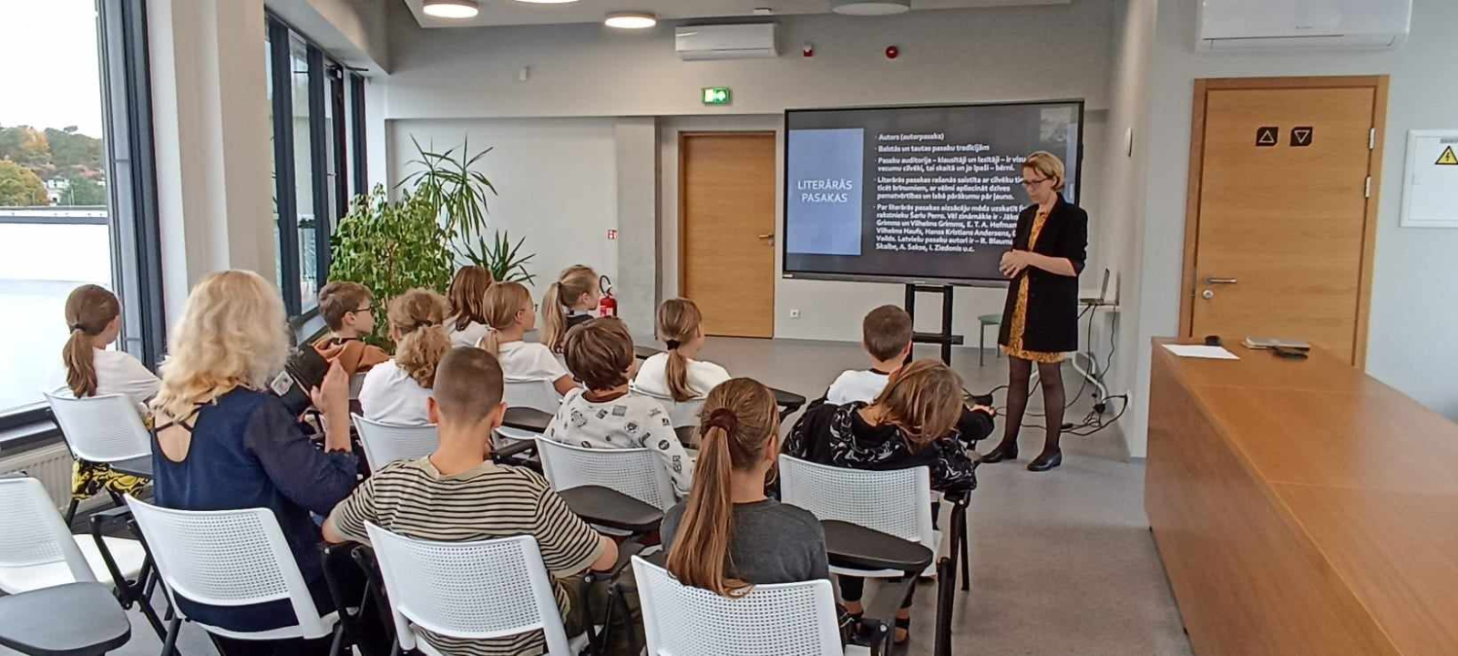 Ikšķiles pilsētas bibliotēka pusgadu pēc pārcelšanās uz jaunajām telpām Skolas ielā 4