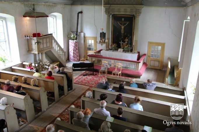 Meņģeles baznīcā izskanējis klasiskās mūzikas koncerts