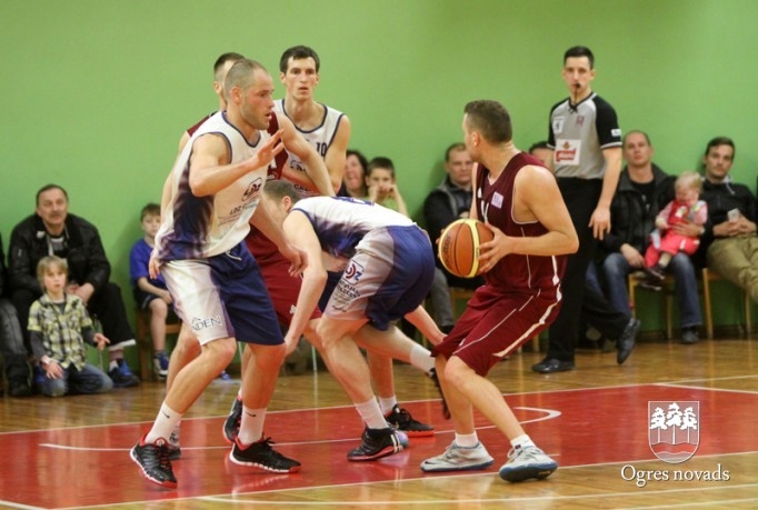 Ogres basketbolistiem izšķirošā cīņa par iekļūšanu finālā