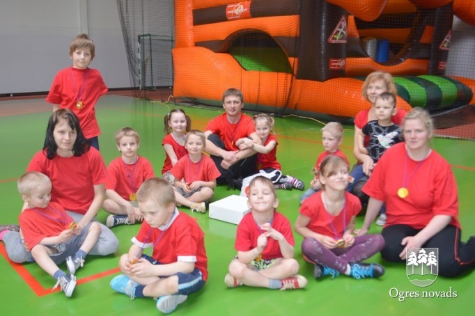 Bērnudārzu audzēkņi piedalās Sporta dienā