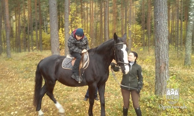 Bērni no Ukrainas priecājas par Latvijas skaisto dabu