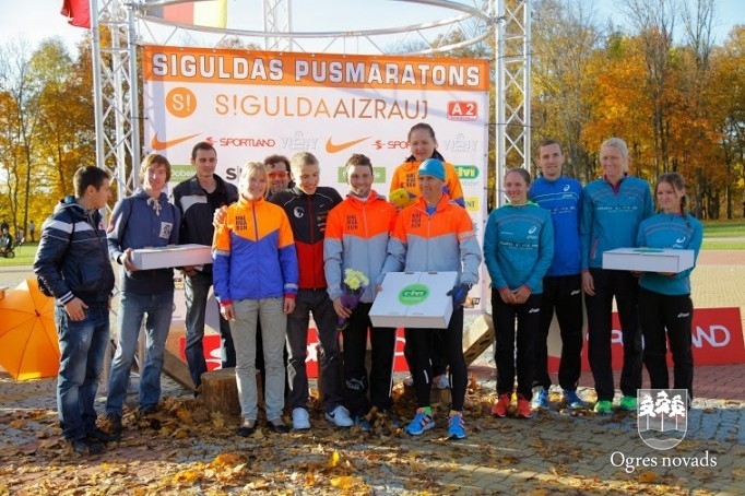 Gargabalnieks Renārs Roze uzvar Siguldas pusmaratonā