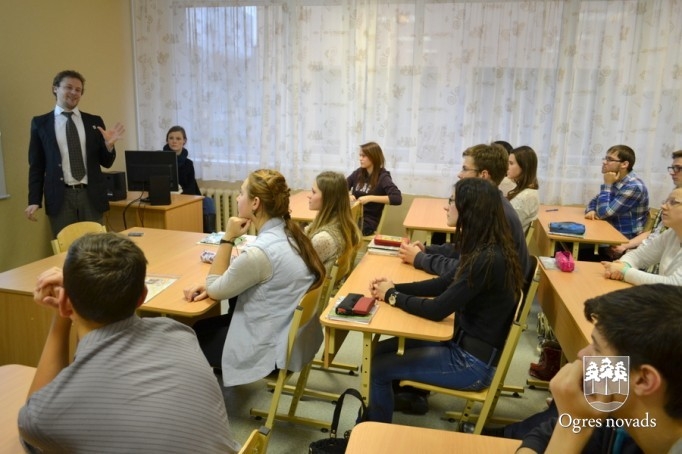 Ogres vidusskolēni iesaistās Baltijas jūras problēmu risināšanā