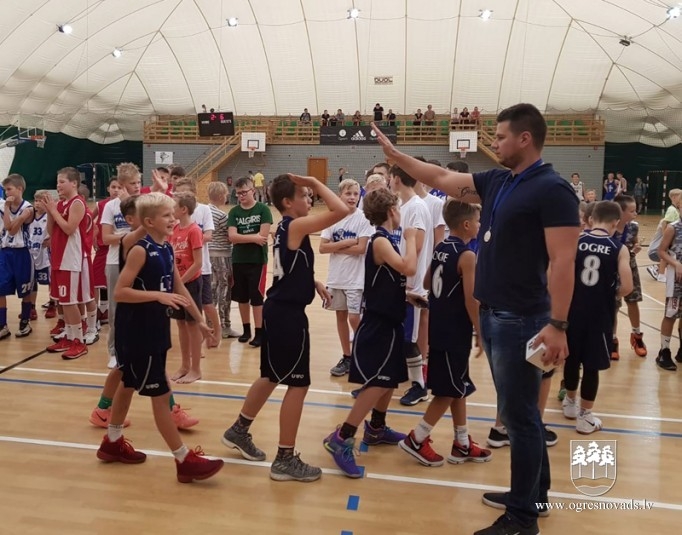 Ogres jaunajiem basketbolistiem sudraba medaļas Tallinā
