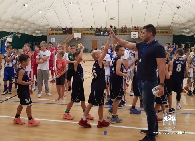 Ogres jaunajiem basketbolistiem sudraba medaļas Tallinā