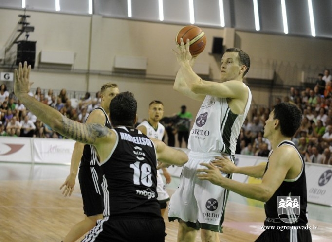 Basketbolisti Bērziņš un Jonāts kļūst par Latvijas čempioniem