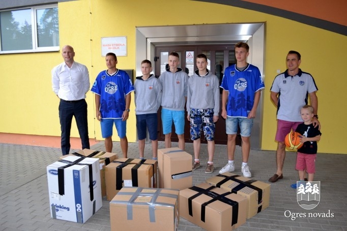 Akcijā Ukrainas iedzīvotājiem ziedo arī Ogres Uzņēmēju biedrība un basketbola klubs “Ogre”