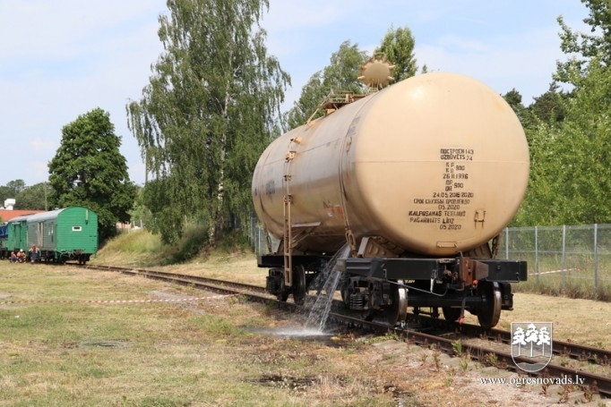 Uz dzelzceļa Ogrē norisinājās mācības avārijas seku likvidēšanā