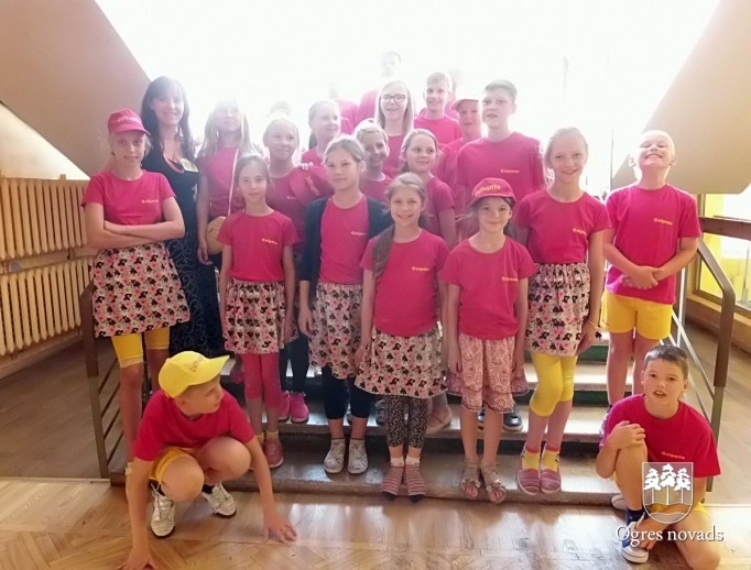 Sākušies XI Latvijas skolu jaunatnes dziesmu un deju svētki