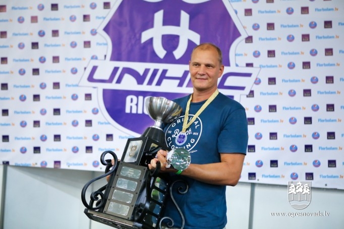 "Ogres Vilku" komanda izcīna "Unihoc Riga Cup 2018" kausu