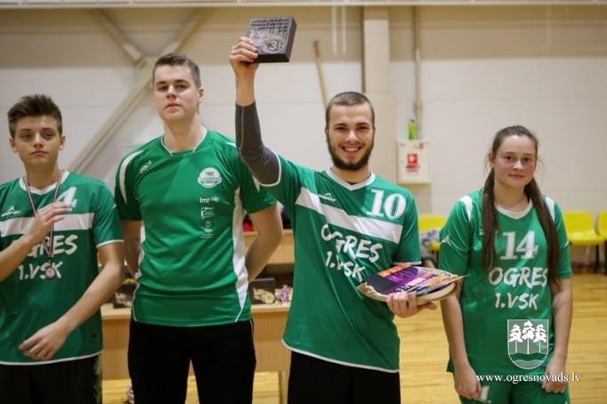 Ogres 1. vidusskolas frisbijistiem – Latvijas čempionāta bronza