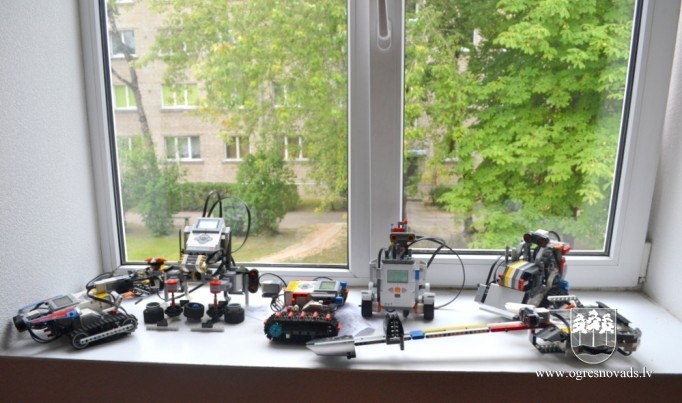 Ar robotu demonstrējumiem noslēdzas tehniskās jaunrades nometne “Mēs būsim inženieri!”