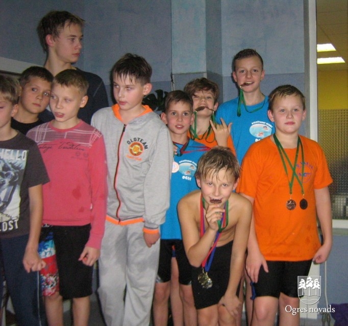 Peldēšanas kluba "Ogre" sportisti piedalās starptautiskās sacensībās Lietuvā
