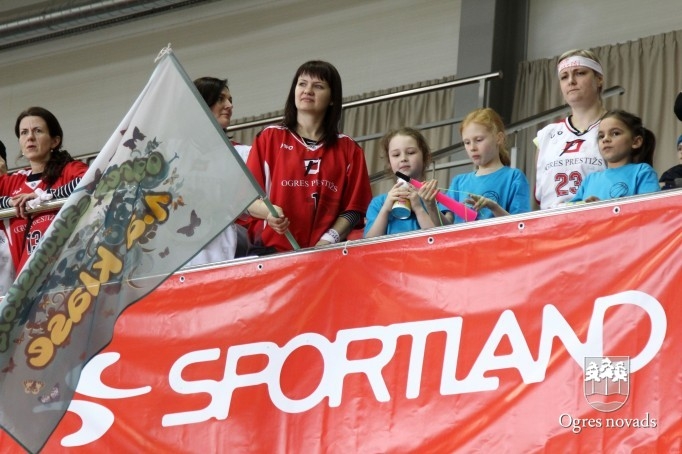 "Ņiprie basīši" uzvar Sportland sacensībās