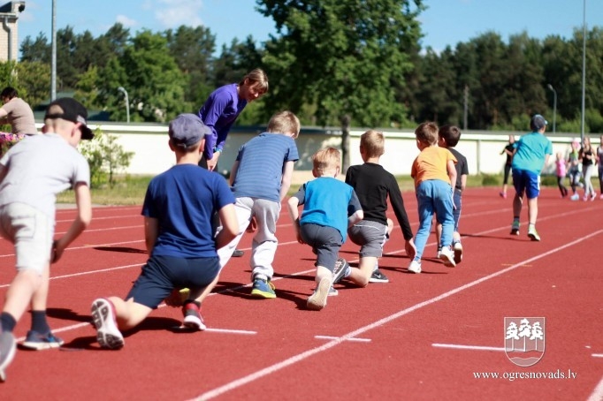 Bērni brīvlaiku iesākuši sportiski