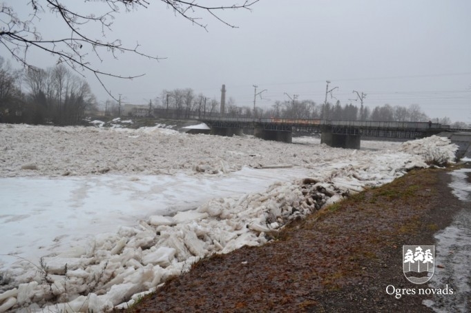 Ogres upe 2013.gada 4.janvārī