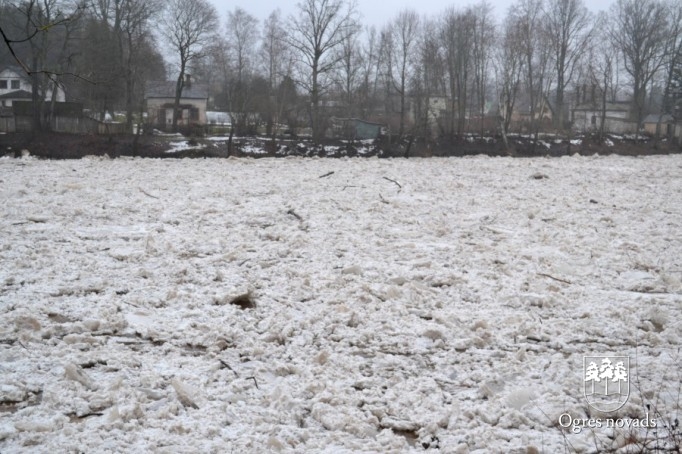 Ogres upe 2013.gada 4.janvārī