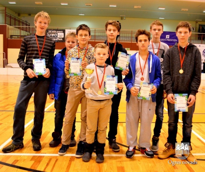 Ogresgala pamatskola triumfē florbola turnīrā