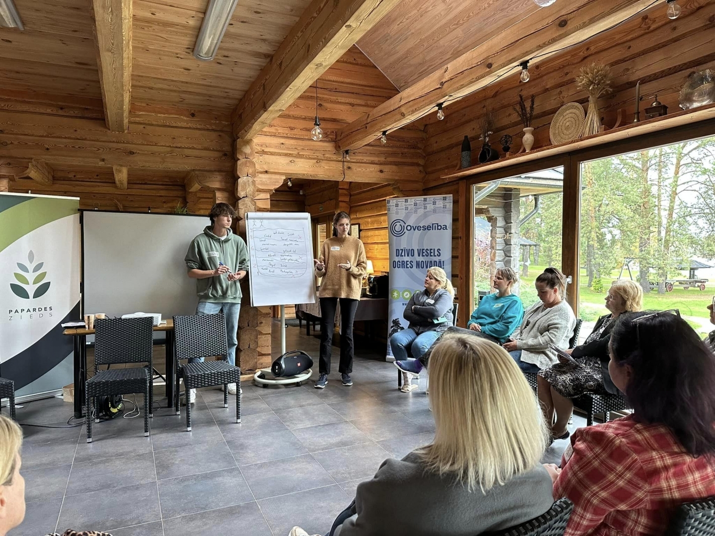 Oveselības un biedrības "Papardes zieds" organizēts seminārs novada pedagogiem