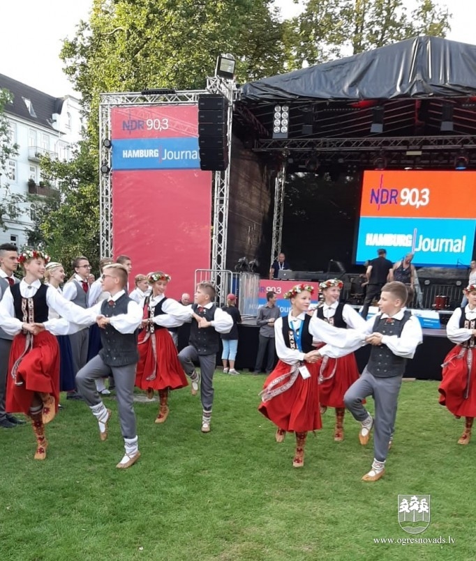 BDK “Pīlādzītis” dejotāji piedalās folkloras festivālā Vācijā