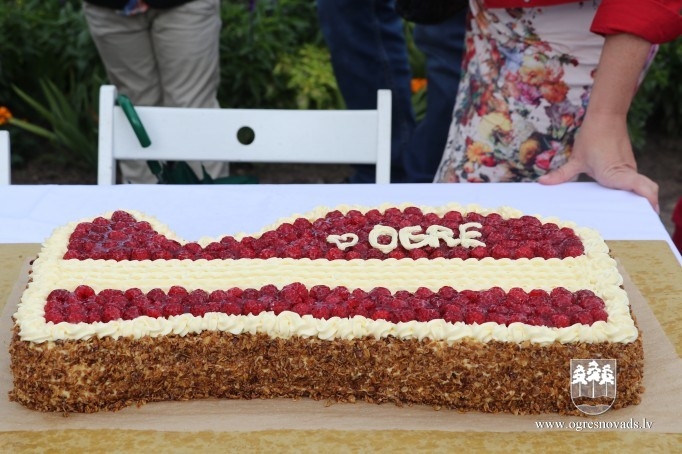 Noskaidrota kūka, kas gadu nesīs titulu “Ogres saldā garša”