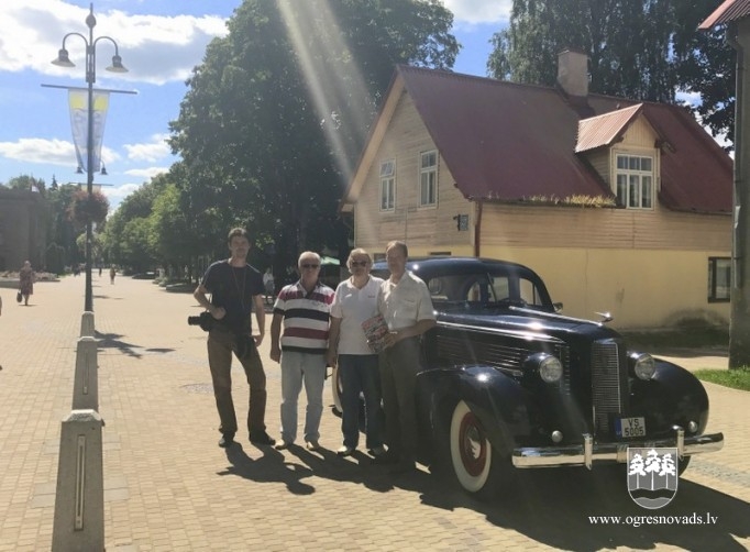 Populārs krievu auto žurnāls veido rakstu par retro auto no Ogres