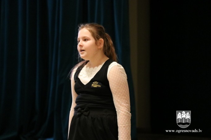 Starpnovadu skatuves runas konkursā piedalās 67 skolēni