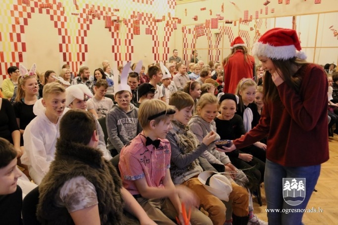 Ziemassvētku izrādes Suntažu vidusskolā 2017. gada nogalē