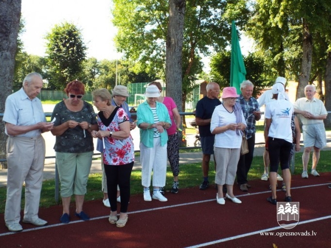 Aizvadīti Ogres pensionāru biedrības sporta svētki
