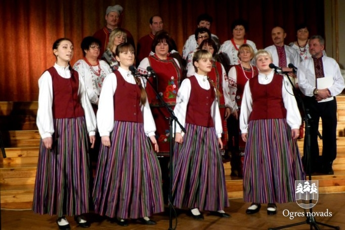 Vokālo ansambļu sadziedāšanās koncerts Suntažos