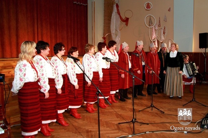 Vokālo ansambļu sadziedāšanās koncerts Suntažos