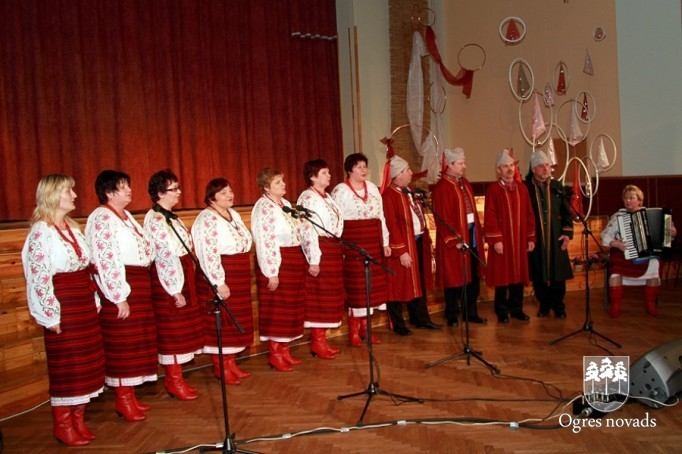 Vokālo ansambļu sadziedāšanās koncerts Suntažos